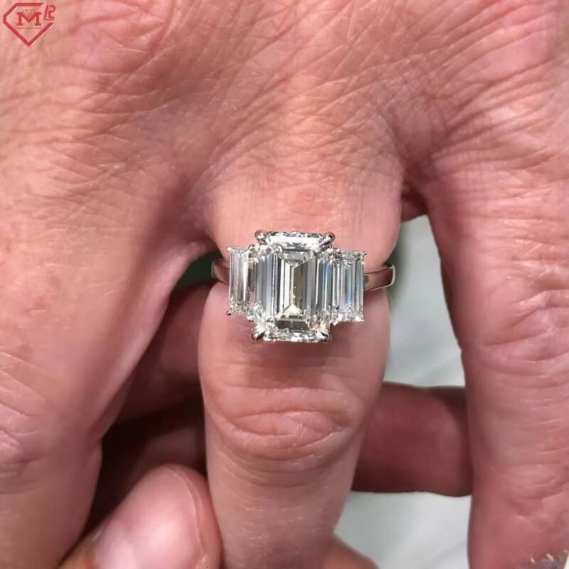 IGI Certificate Lab Grown Diamond Engagement Rings 18K Gold Three Stone 3ct Emerald Cut Diamond Rings