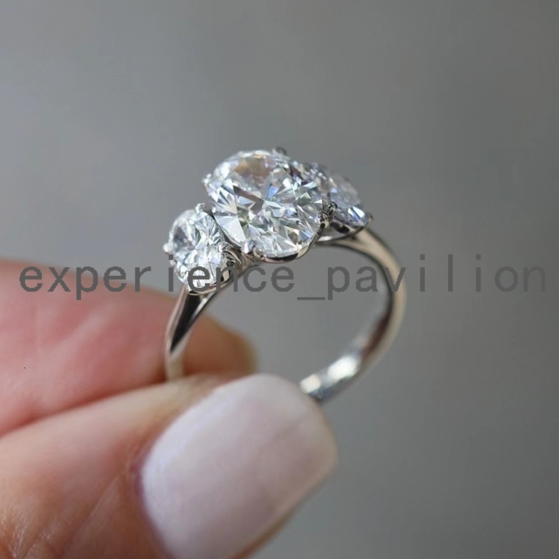 Custom GRA Oval Moissanite Diamonds 18K White Gold Trilogy Engagement Wedding Fine Jewelry Rings Moissanite Ring