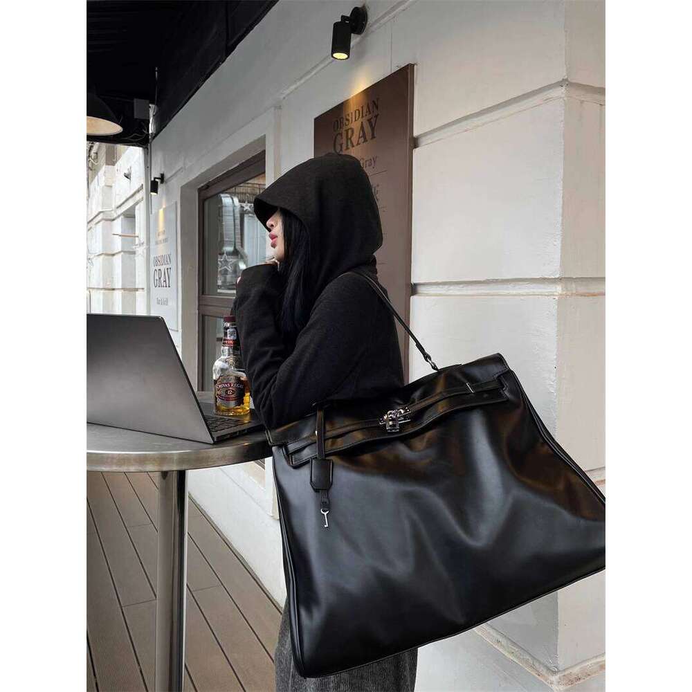 Designer Bag Tote Bag Shoulder Bag Unisex Soft Leather Kelly 2025 New Handheld Gym Travel Large Single Shoulder Underarm Commuter Tote Bag