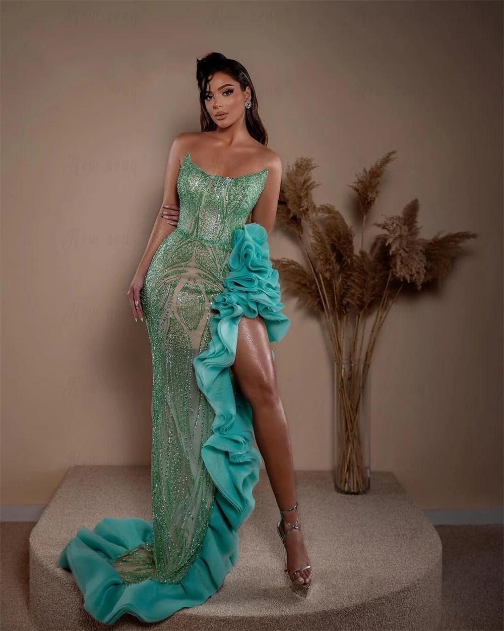 Sexy Strapless Sequined Evening Dresses Customized Sparkly Sleeveless Ruffle Prom Dress Side Slit Floor Length Party Gown