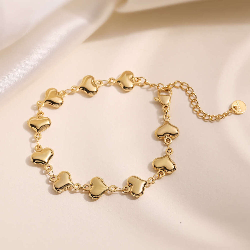 Designer Fashion Simple Gold-Plated Smooth Heart Stainless Steel Bracelet for Women, Niche Personality Jewelry