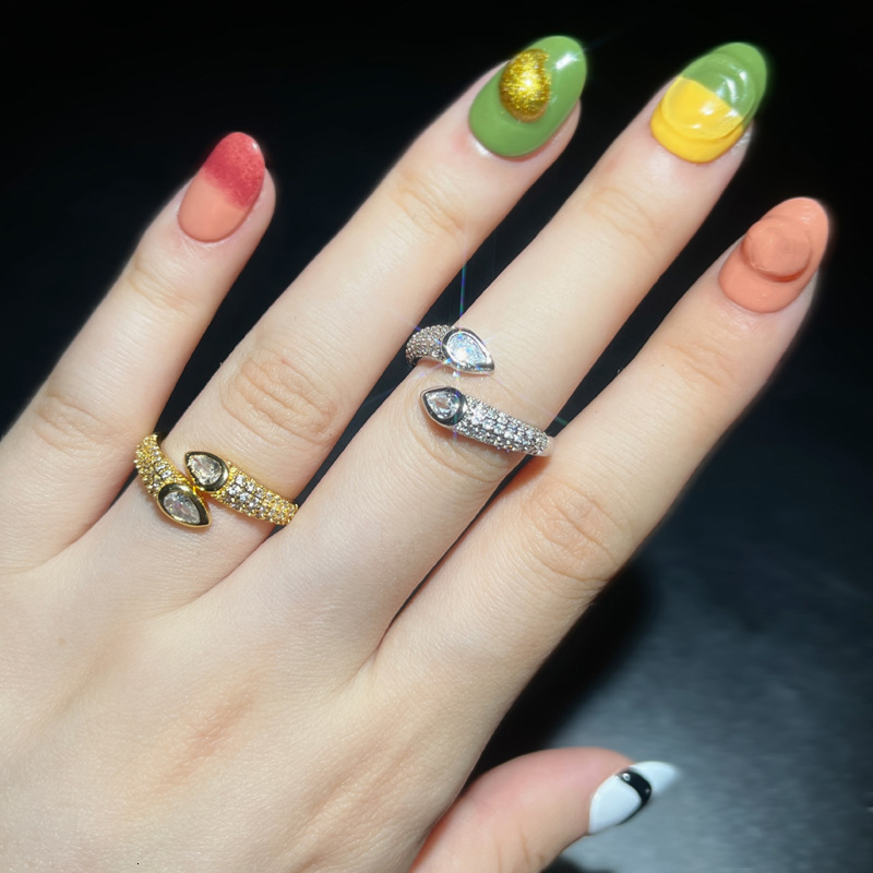 The 2025 New Designer Jewelry Women's Hip-hop Open Ring Is Set With A Luxurious And Classic Outdoor Zircon Gold And Silver Ring Jewelry