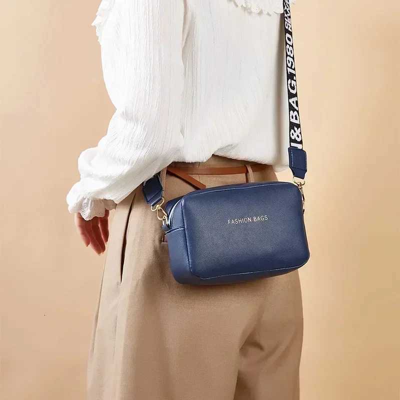 Simple Style Small Shoulder Bags for Women Solid Color Pu Leather Wide Strap Crossbody Bag Female Phone Purse Messenger Handbag Y250819