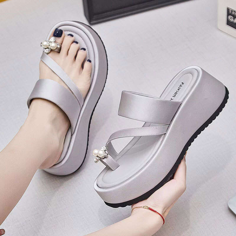 2025 Summer New Pearl Toe Thick Sole Versatile Comfortable Korean Style Outdoor Wedge Sandals for Women