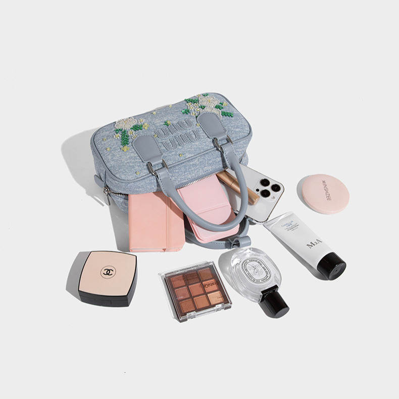 Free Shipping Designer Luxury Embroidered Denim Tote Bag New Women's Handbag Fashionable And High-end Single Shoulder Crossbody Bag Casual Bag