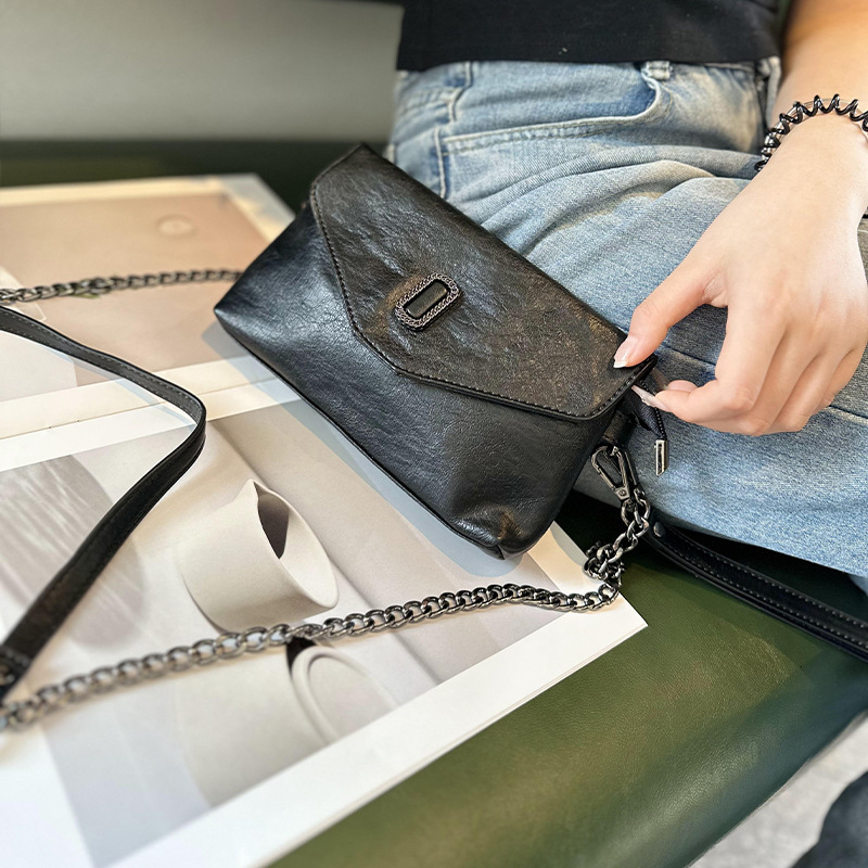 2025 Autumn Women's Leisure Chain Small Bag New Soft Leather Exquisite Mini Phone Handbag Women's Crossbody Bag Designer Bag Women's Sh