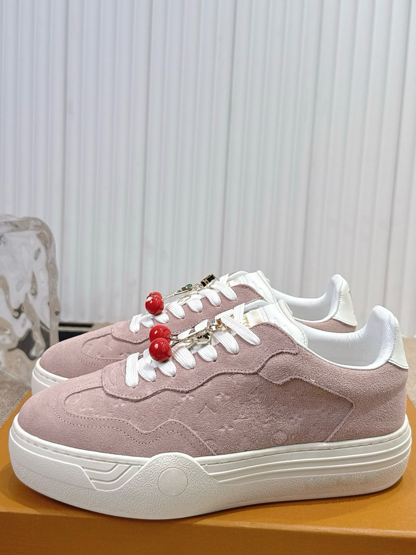 Groovy Platform Sneakers Womens Lace Sneakers Ladies Fashion Casual Shoes Designer Sports Shoes Embossed Cow Leather Fabric