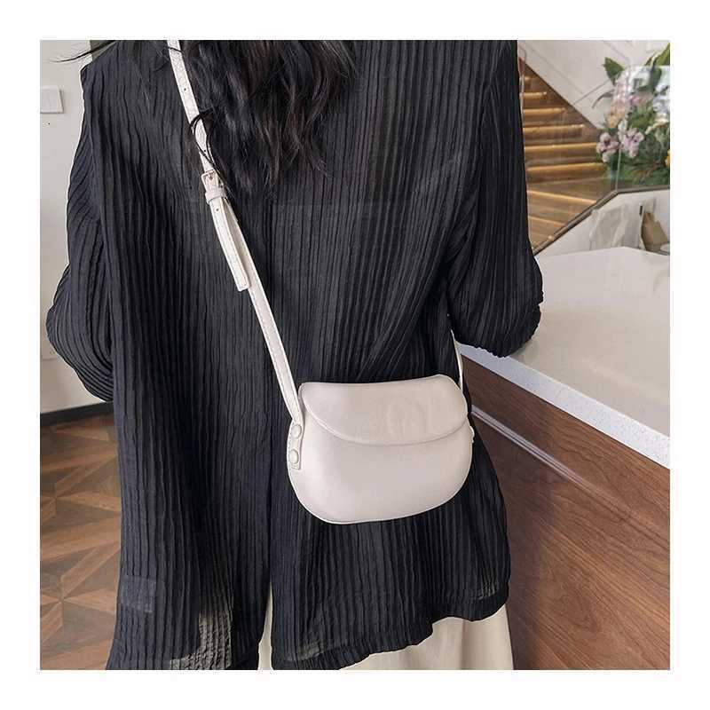 New Trendy Single-shoulder Crossbody Bag for Women with Feel and Versatile Commuting Saddle Bag Features A Niche Design Y250819