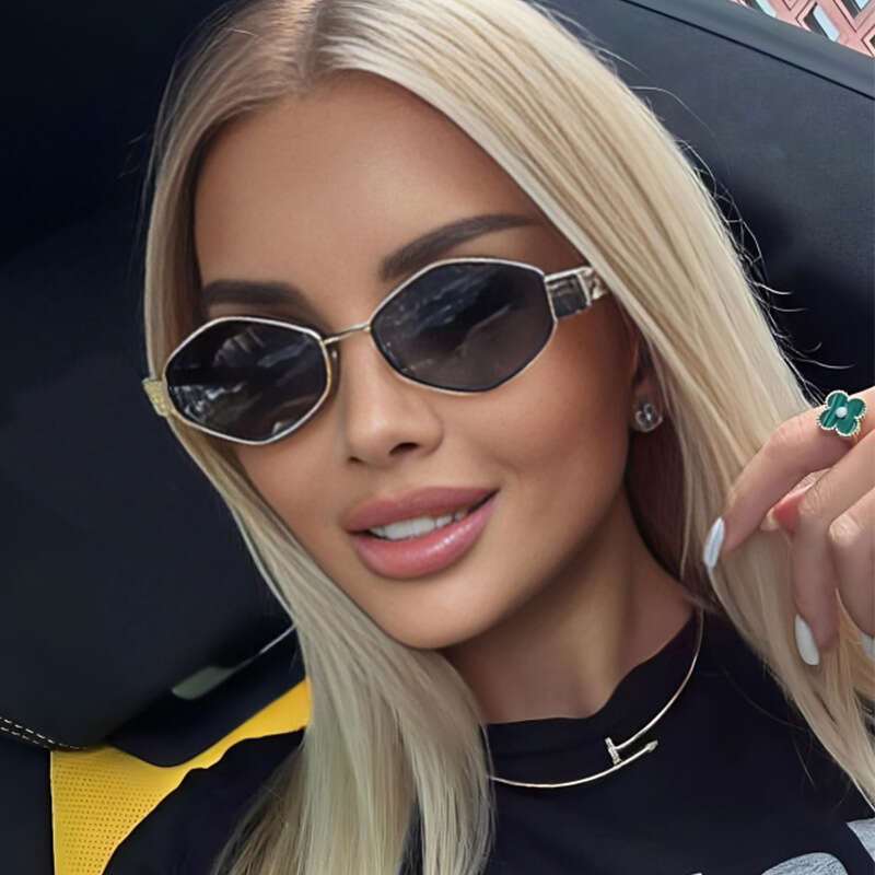 2025 New Diamond-Shaped Metal Celebrity Same Fashion Glasses Street Style Sun Protection Designer Sunglasses for Women