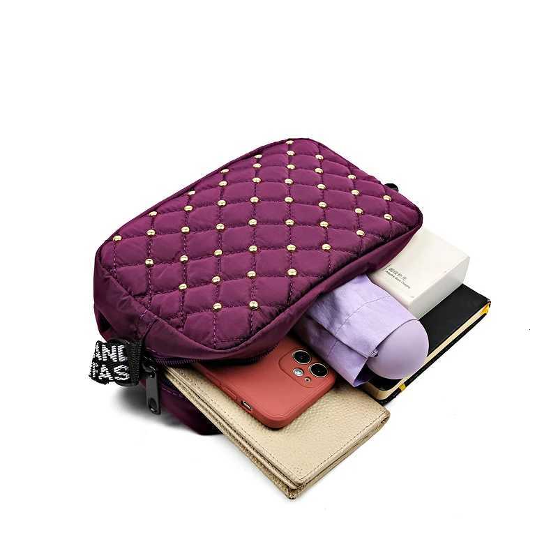 Neutral style bag for men and women with a cross-body design suitable for travel and photography. Made of nylon material. Y250819