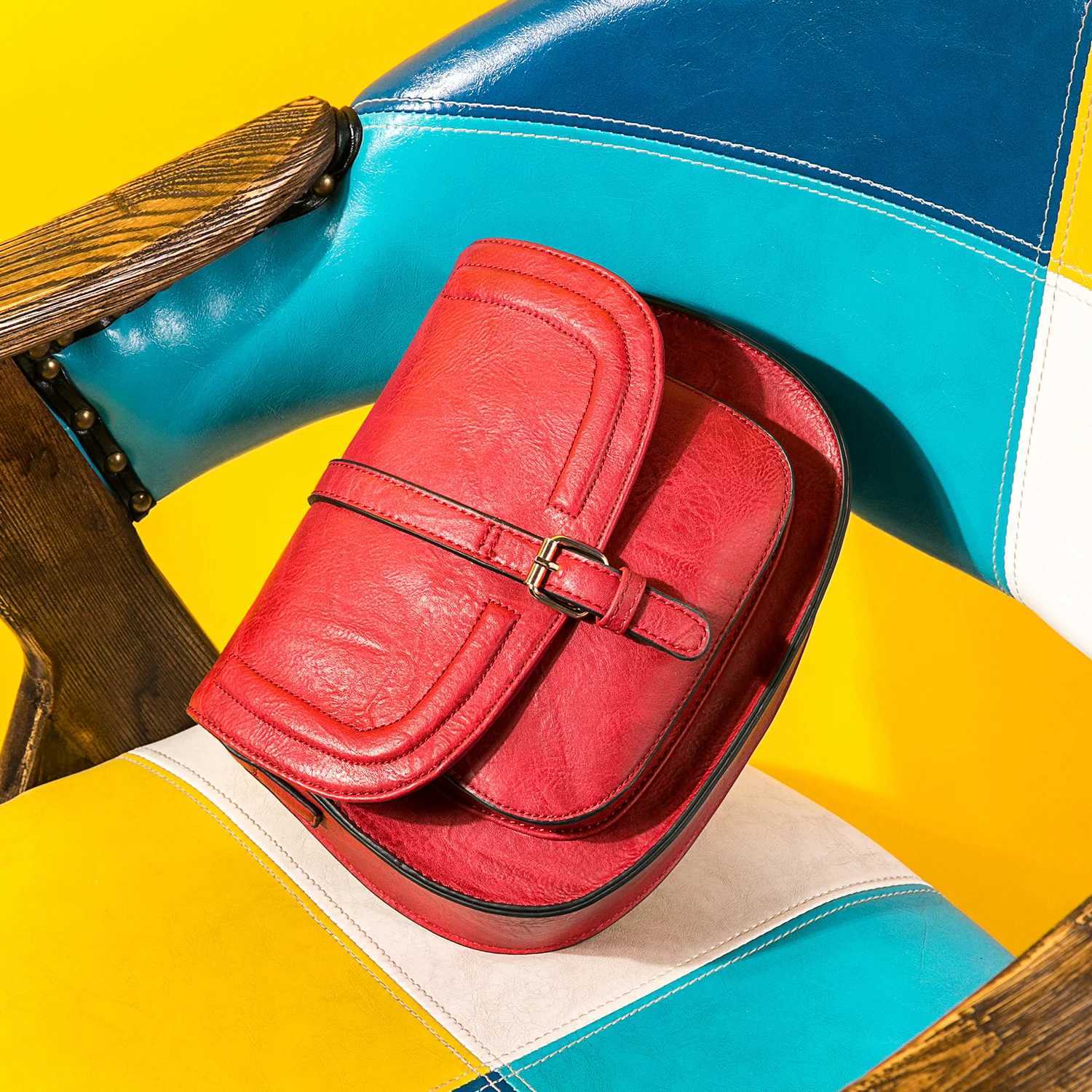 AFKOMST Crossbody Bag for Women Small Satchel and Shoulder Bag Vintage Saddle Handbags Vegan Leather CT20154E Y250819