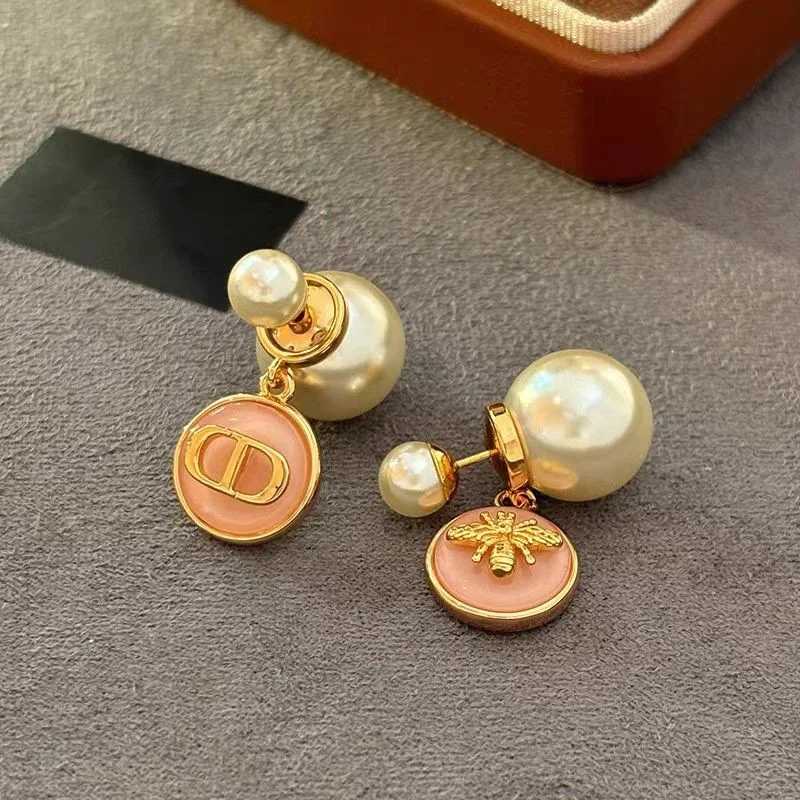 Light Luxury Style Creative Niche Design Earrings Pearl Pink Oil-Drip Letter Bee Earrings and Stud Earrings Y250820