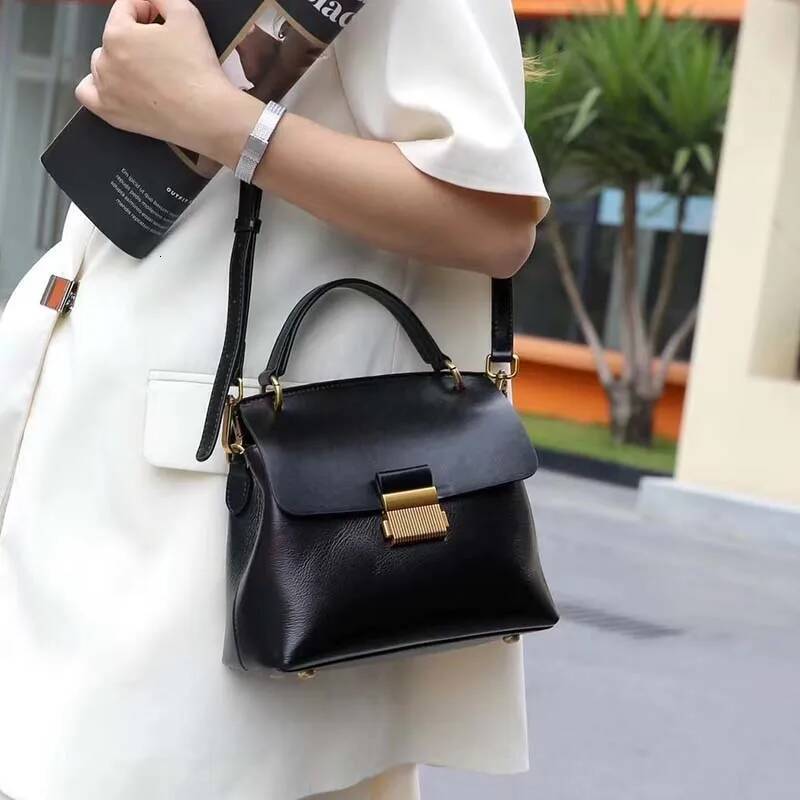 Vintage cow Leather women handbags quality Messenger satchels fashion Commuter shoulder crossbody bag lady solid color high-quality