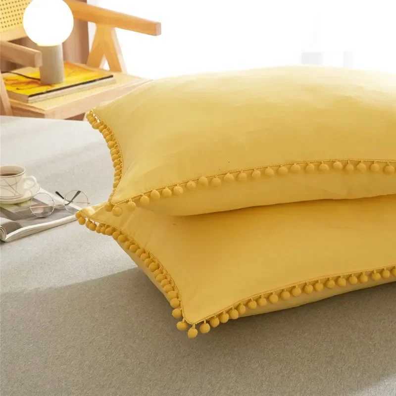 Solid Color Soft Washed Duvet Cover 3 Pieces Set case Bedding Set for Twin Full Queen King Size Cute Pom-pom Decoration Y250819