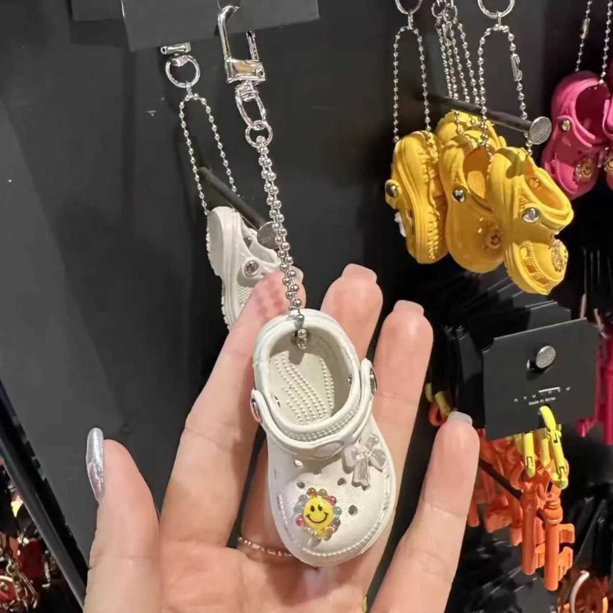 ute Keychain Creative Simulation Slippers Car Keychains Bag Pendant Girl Car Key Ring Pendant Friends Gift Key Chains for Women XJ250820