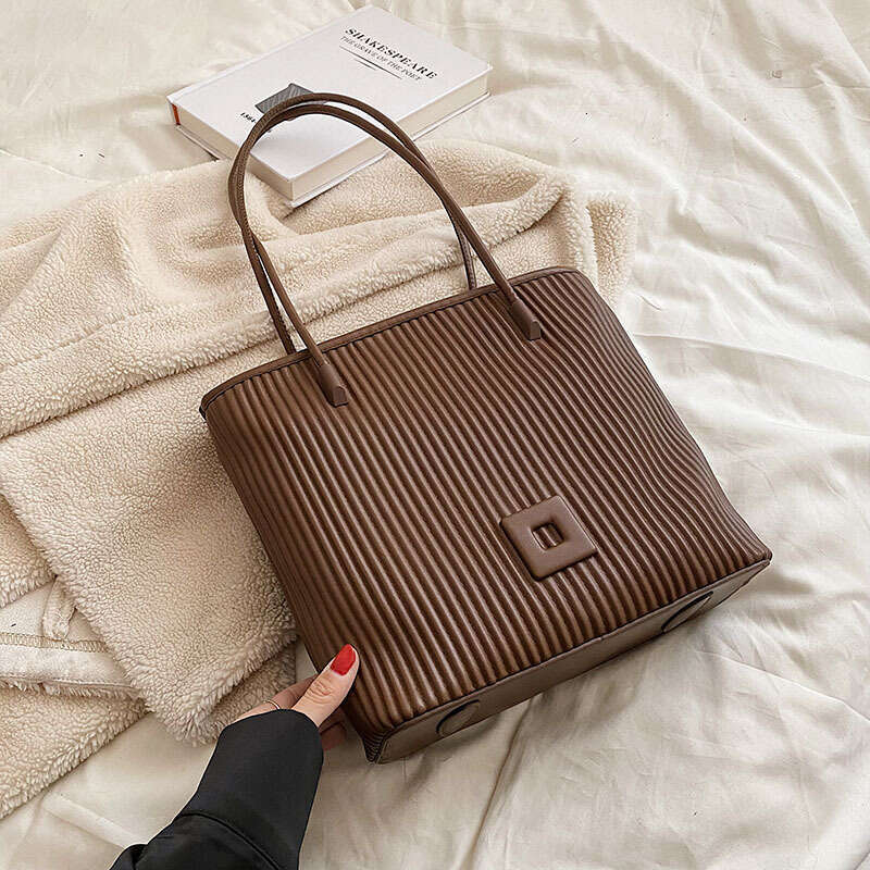 Bucket Minimalist Tote Designer Bags Large Capacity 2025 New Fashion Texture Shoulder Versatile Women's Bag