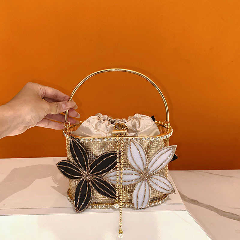 Metal Heavy Craft Cute Hollow Flower Chain Banquet Basket Birdcage Water Bucket Handheld Crossbody Bag