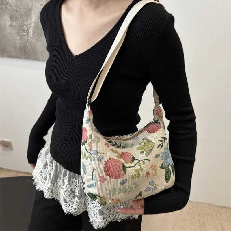 New Fashion Shoulder Bag Spring and Autumn Women Crossbody Bag Vintage Prints Underarm Single Shoulder Bag Casual Simple Elegant Y250819