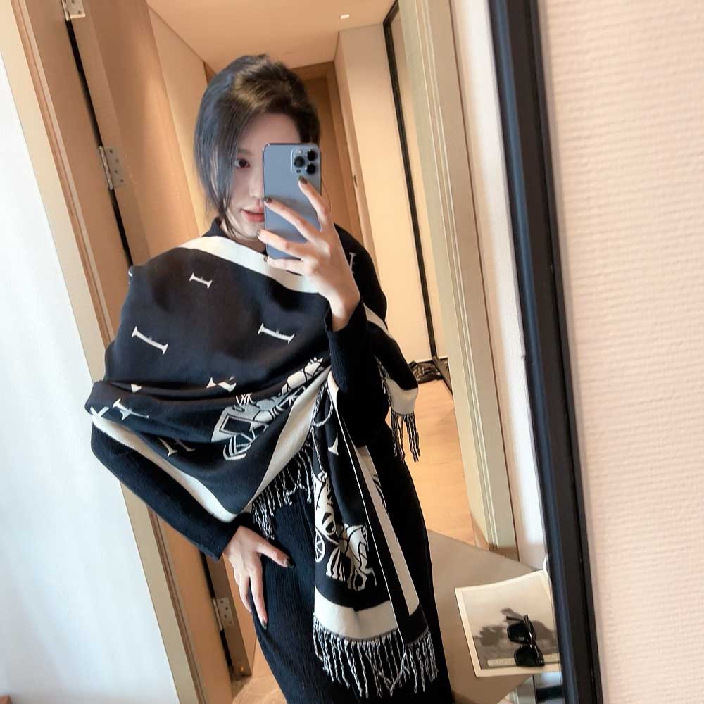 Luxury Scarf Designers for Women Men Scarfs Cashmere Winter Scarves Long Size 180*65cm Womens Beanie Letter Wool Tassels Accessories Pink Pashmina Casquette