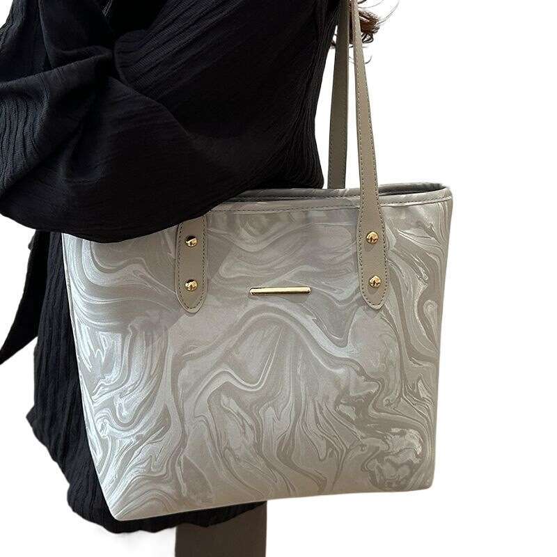 Large Capacity 2025 Summer New High-End Versatile Tote Bag Fashion Commuter Shoulder Handbag for Women