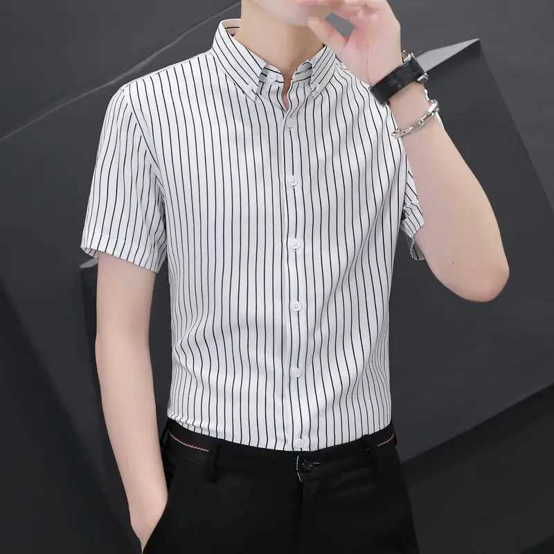 Fashion Lapel Button Korean Striped Short Sleeve Shirts Mens Clothing 2025 Summer New Loose All-match Tops Casual Shirts Y250819