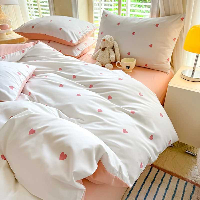 Heart Duvet Cover Cute Red Love Hearts Printed Bedding Sets 3 Pcs Kids Girls Kawaii Pattern Comforter Covers for Bedroom Decor Y250819