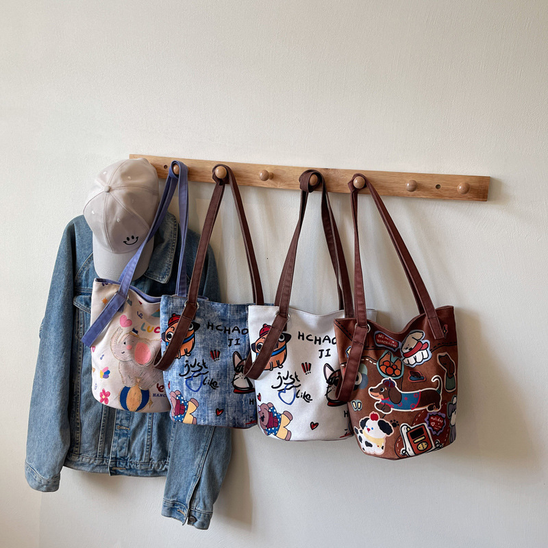 2025 Autumn Cute Dog Printed Commuter Bag Leisure Cute Fashion Bucket Bag Large Capacity Shoulder Bag Art Fashion Canvas Bag Women's Crossbody Ba