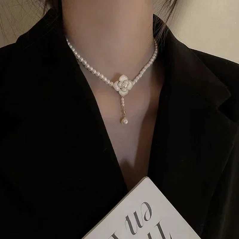 French Retro Pearl Flower Jewelry Set for Women Elegant Temperament Pearl Necklace Earrings Ring Fashion Choker Wedding Jewelry G250820