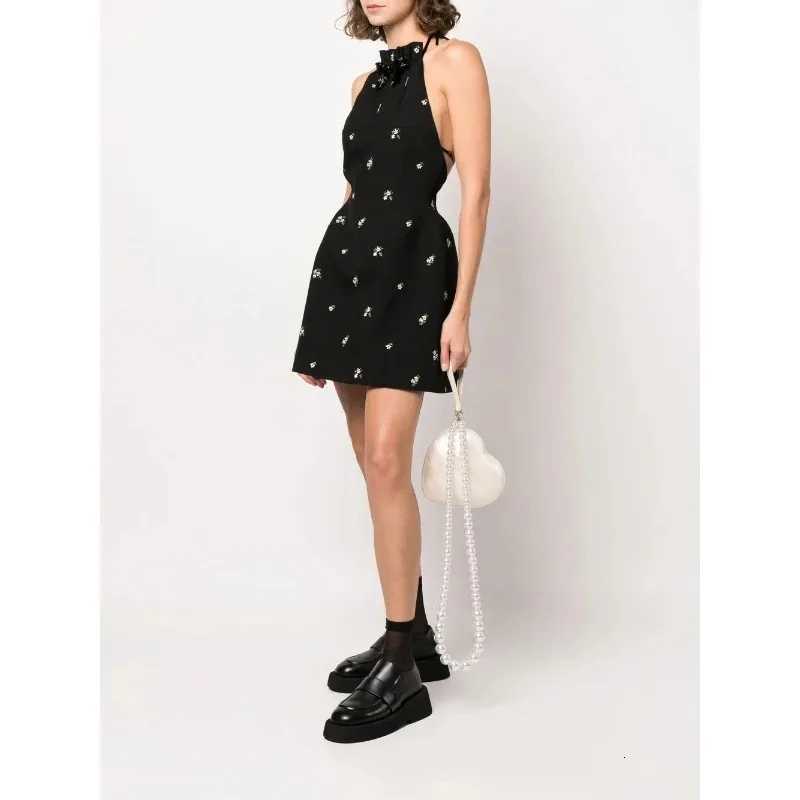 Heart Shaped Evening Bag Female 2024 New Acrylic Pearl Fashion Trend Handbag High-Grade Wedding Party Lovely Mini Purse Clutch Y250819