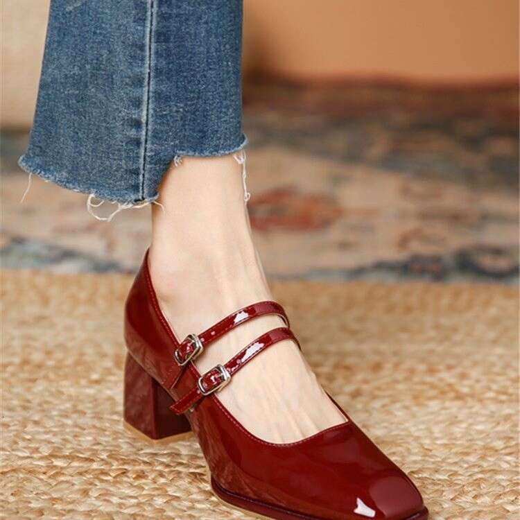 Mary Jane High Heels for Women, Small Size, Versatile Shallow Mouth Single Shoes, Red, 2023 New Style, Chunky Heel, Round Toe, One Strap
