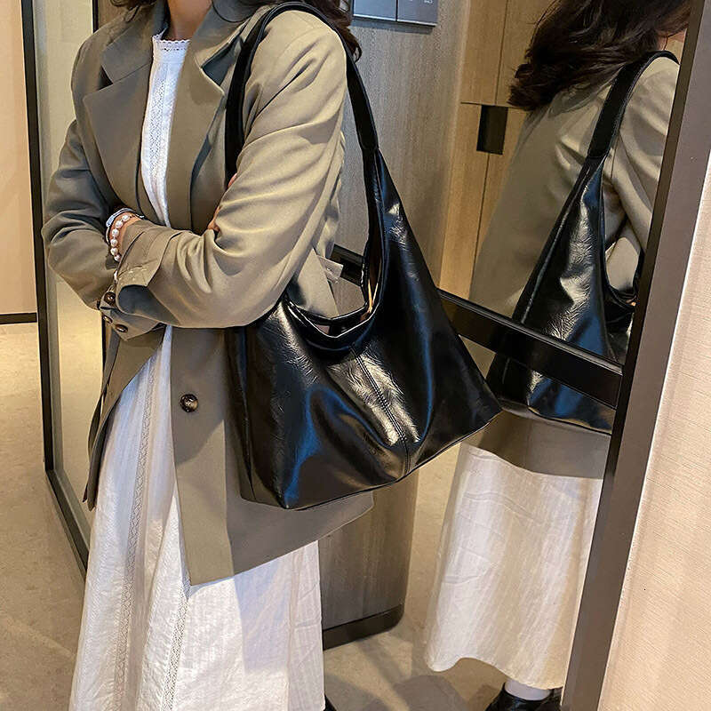 Soft Casual Designer Bags Large Capacity for Women 2025 New Trendy Versatile Shoulder Fashionable Handheld Bucket Bag