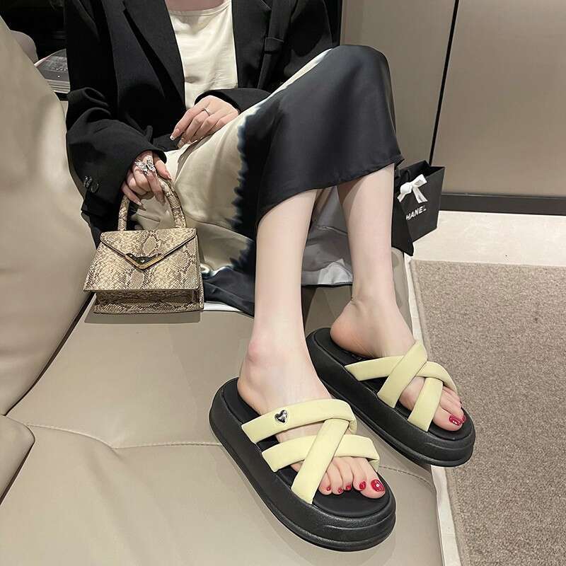 2023 Summer New Roman Thick-Soled Slip-On Lazy Cross-Woven Dissolved Outdoor Casual Women's Slippers