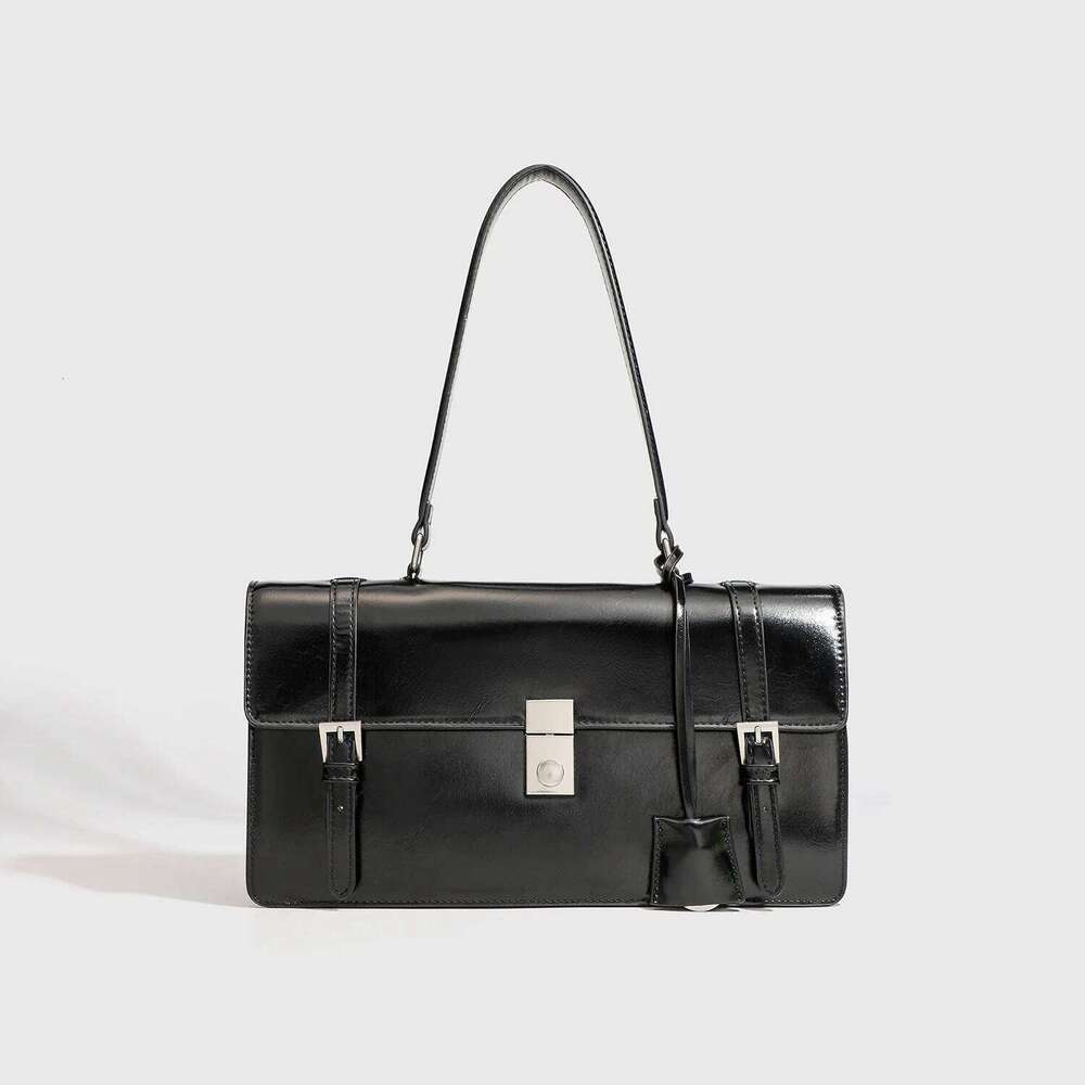 New Designer Women S Oil Waxed Leather Postman Handbag Accordion Flip Motorcycle Shoulder Retro Armpit Bag