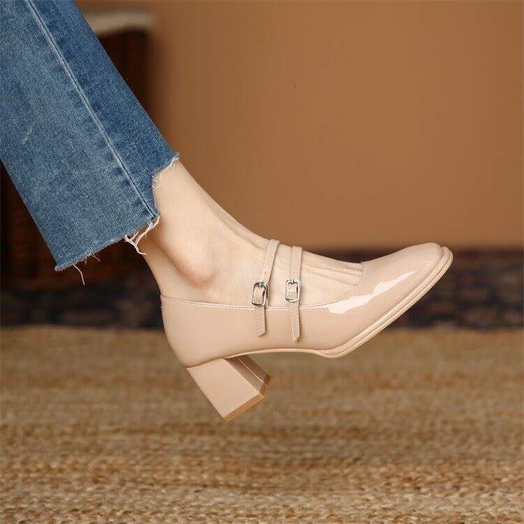 Mary Jane High Heels for Women, Small Size, Versatile Shallow Mouth Single Shoes, Red, 2023 New Style, Chunky Heel, Round Toe, One Strap
