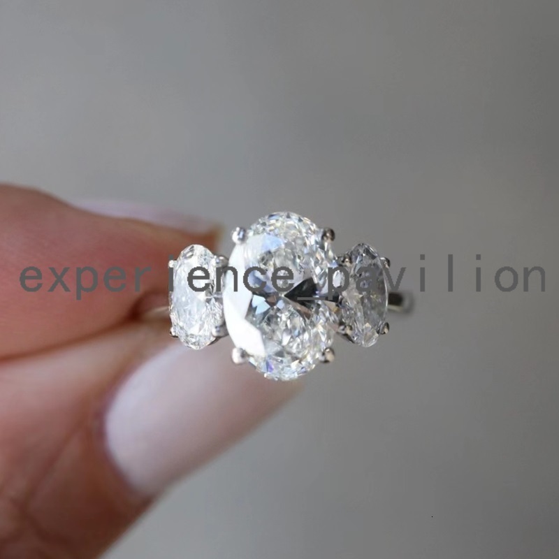 Custom GRA Oval Moissanite Diamonds 18K White Gold Trilogy Engagement Wedding Fine Jewelry Rings Moissanite Ring