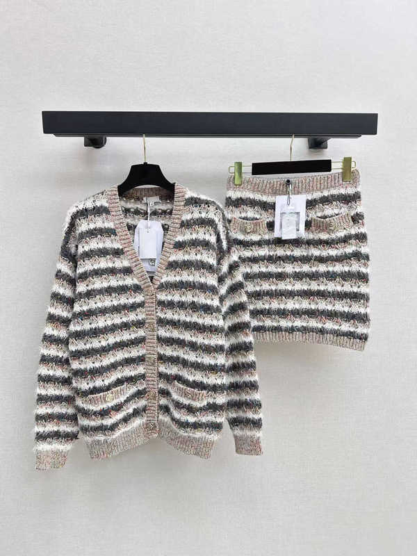 Women's Sweaters designer Cha25 New Knitted Cardigan and Short Skirt Set Cashmere Wool V-neck Knitted Cardigan Short Skirt Set High quality sweater