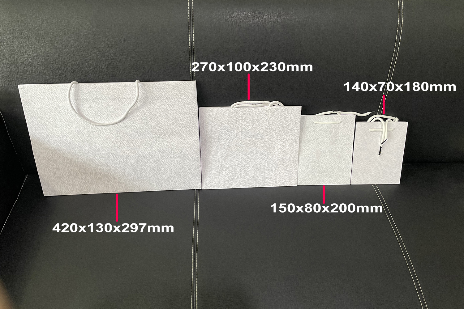 Designer White Paper Gift Bag for Jewelry Cosmetics Lipstick Perfume Clothes Bags Storage Case