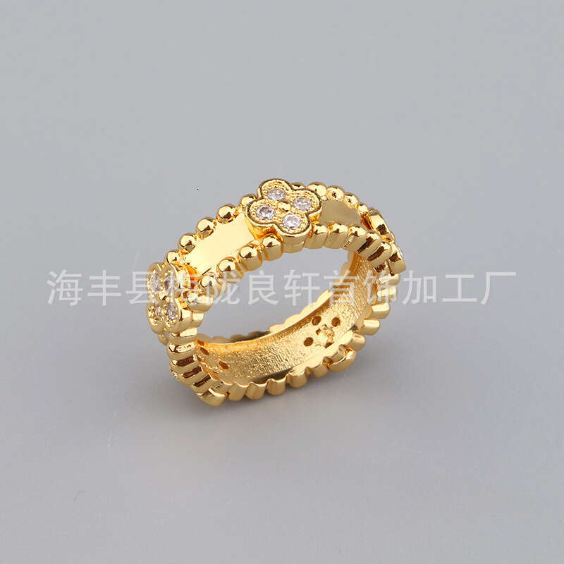 Fashion Creative Three-Leaf Flower Personality Casual Gold-Plated Three-Flower Bracelet Women's Small Internet Celebrity Hand Jewelry