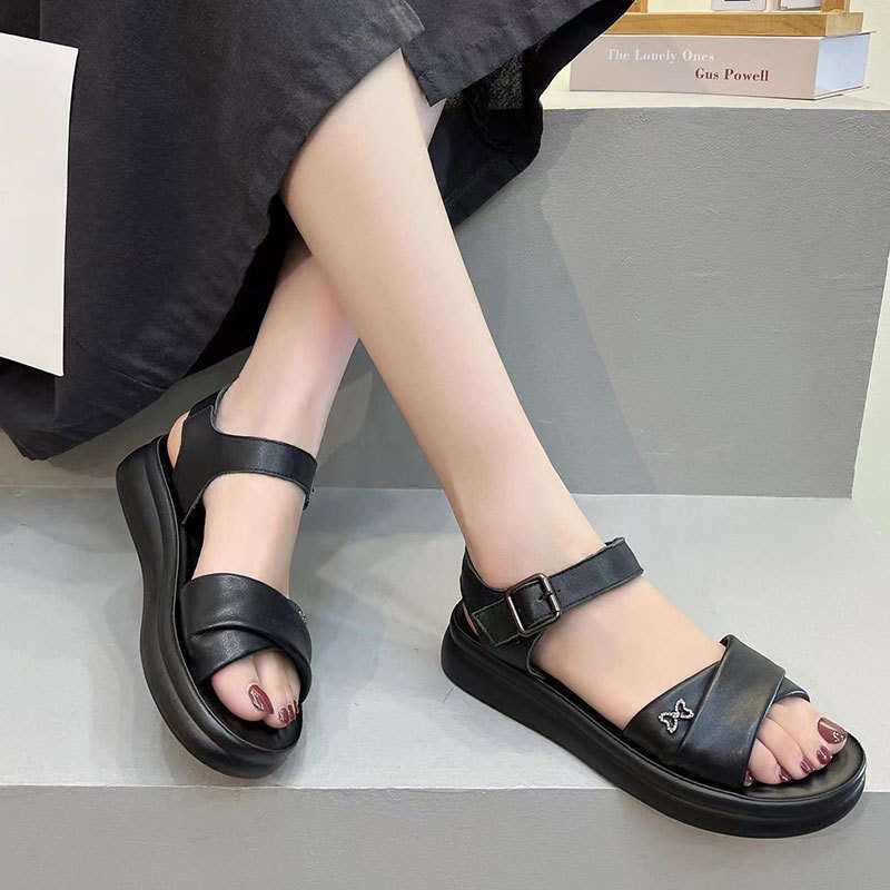 2025 Summer Women's Soft Sole Butterfly Mom Genuine Leather Versatile Lightweight Outdoor Sandals Plus Size