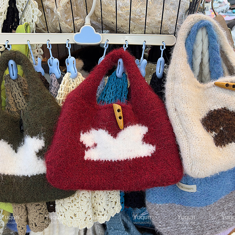 2025 Autumn Women's Handbag New Cute Knitted Bird Horn Button Knitted Yarn Handbag Shoulder Bag Women's Crossbody Bag Designer Bag Women