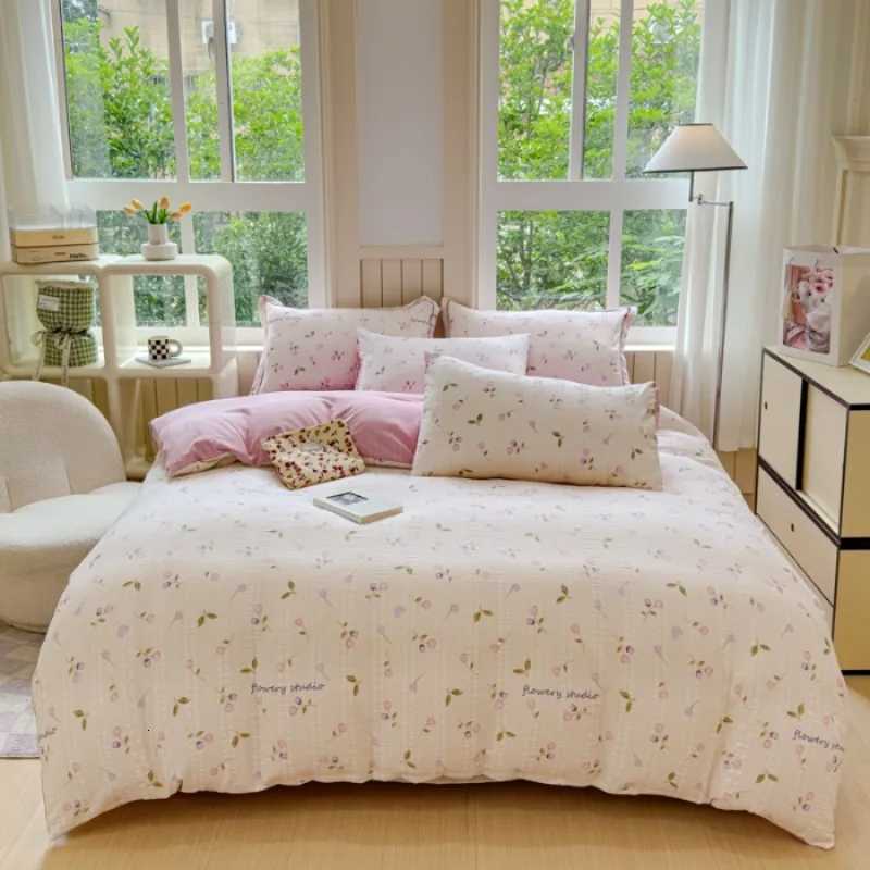 2025 new A super soft jacquard cloud yarn cotton four-piece set bed sheet bed hat quilt cover student dormitory bed Y250819
