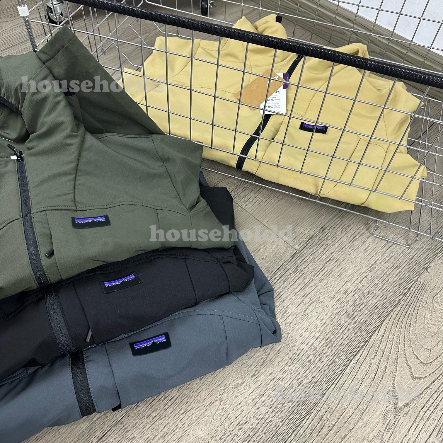 Men's and Women's Designer Lightweight Softshell Hooded Jacket for Outdoor Running & Hiking Windproof Fleece-Lined Trail Jacket with Water-Resistant Finish