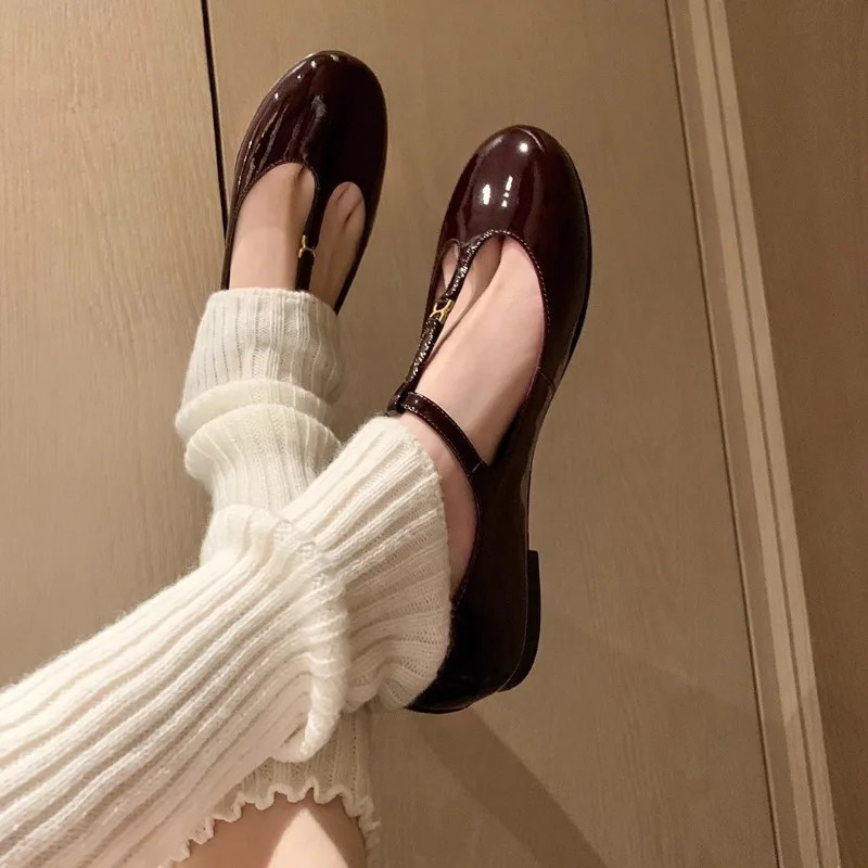 T-strap Mary Janes Shoes Women Patent Leather Elegant Black Ballet Flats Shoes Female Shiny Glossy Buckle Strap Pumps Loafers 250820