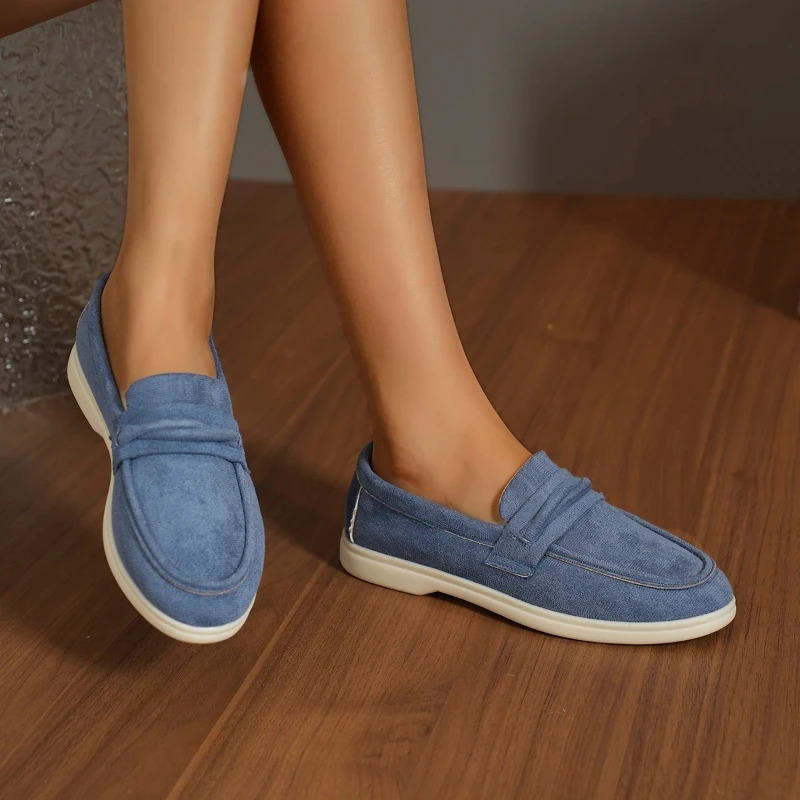 LeFou Womens 2025 Autumn New Style British Style Lazy One-Piece Slip-On Loafers Large Size Retro Flat Comfortable Beanie Shoes 250820