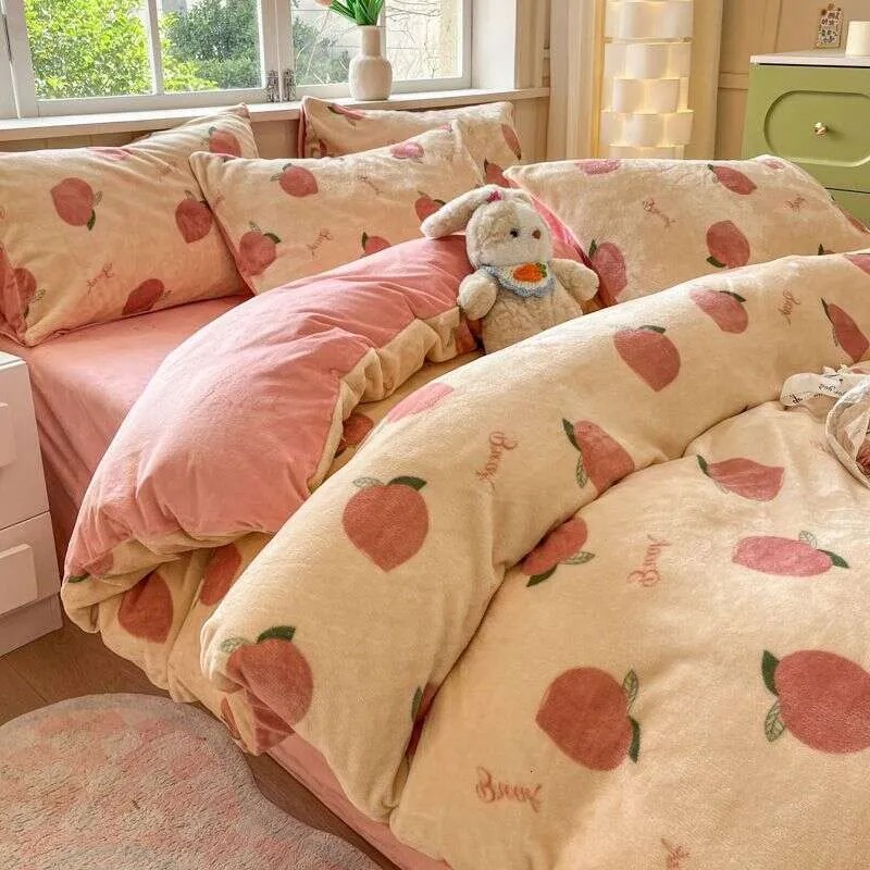 GHH2 Soft Insulated Flannel Pet Bed Cover with Padding