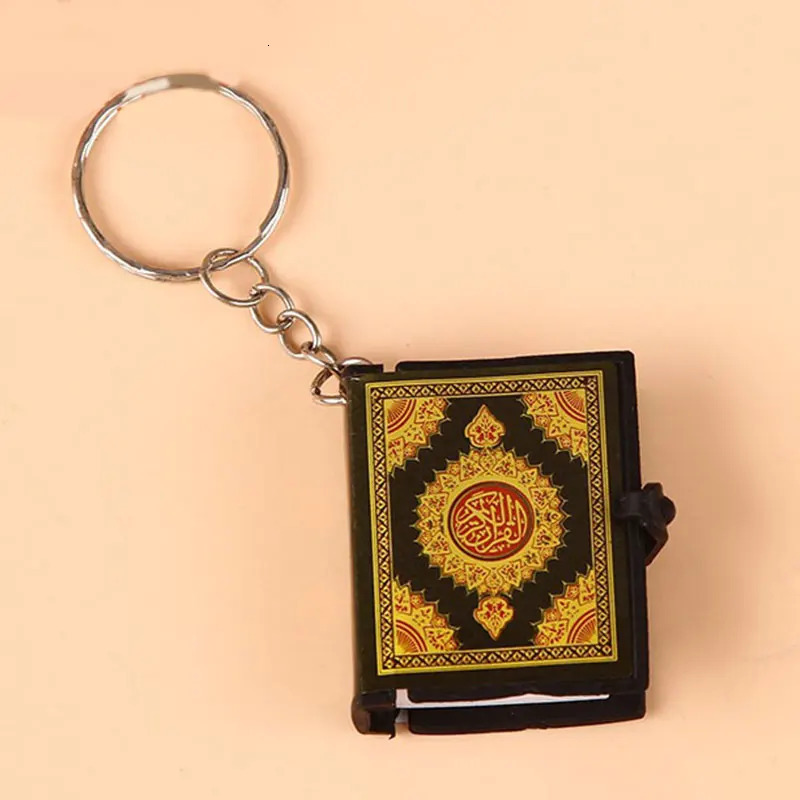1Pcs Muslim Keychains Mini Quran Book Paper Can Read Pendant Key Ring Islamic Unisex Religious Jewelry Wholesale Islam Gift 250811