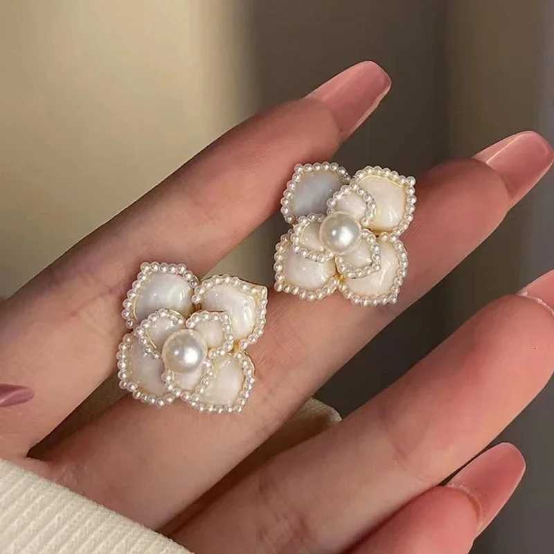 French Retro Pearl Flower Jewelry Set for Women Elegant Temperament Pearl Necklace Earrings Ring Fashion Choker Wedding Jewelry G250820