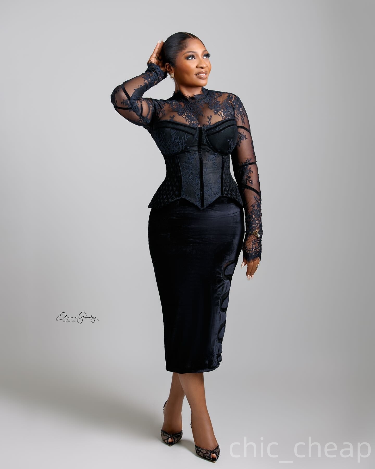 2025 Plus Size Black Sheath Mother Of Bride Dresses Lace Velvet Tea Length Evening Party Mama's Dress Vintage 50's Birthday Wedding Guest Gr