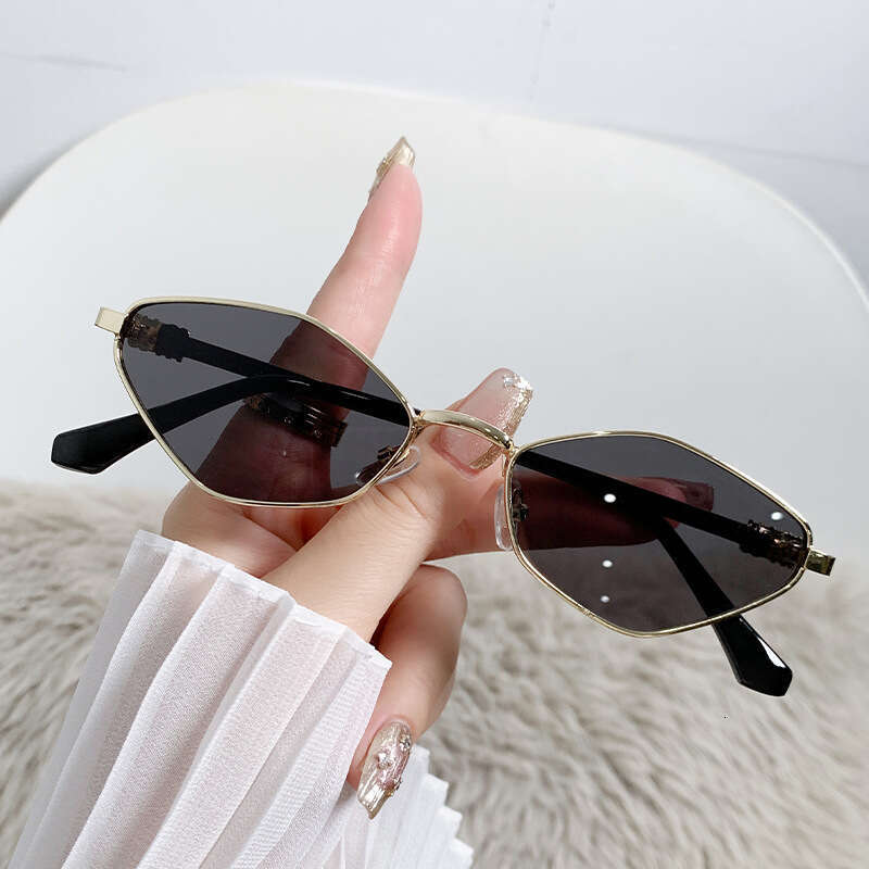 Designer Fashion Diamond-Shaped for Women 2025 New Small Frame Metal Sunglasses