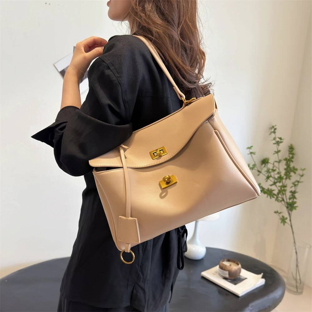 Autumn New Women s Crossbody Ba Soft Leather Solid Color Lare Capacity Shoppin Handba Desiner Handba Autumn New Desiner Ba Temperament Commutin Tote